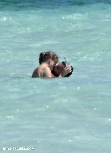 213087339244285664851755446885998415688 thumbnail