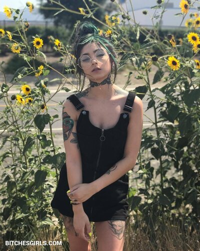 35608141247136332444814773197916226744 thumbnail