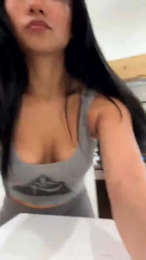 913dd997f0fcd3d4d12702ba07c4865754ef3a1d57555e10545e99e830dac85a thumbnail