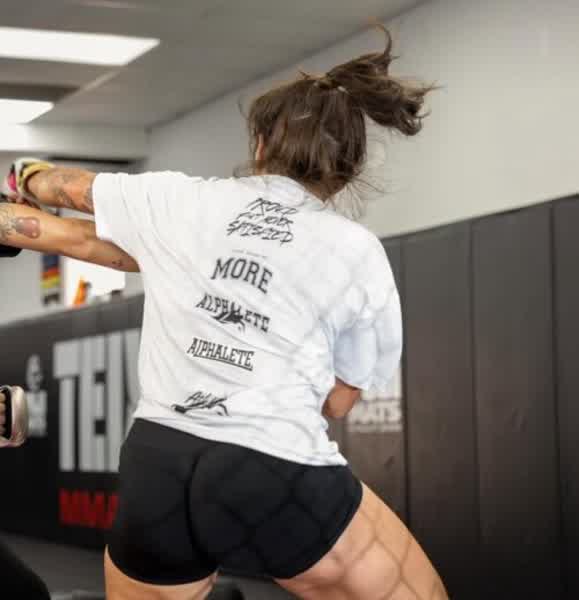 974cf2f7856214381245e714db62bf7e8441a16a3071be0825858d3b4b7a8268 thumbnail