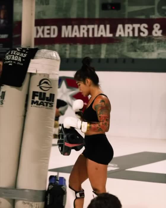 ef33342ecfa203b90f96b08821095f2b1719d619a1d2014c8f4cc4444d909fde thumbnail