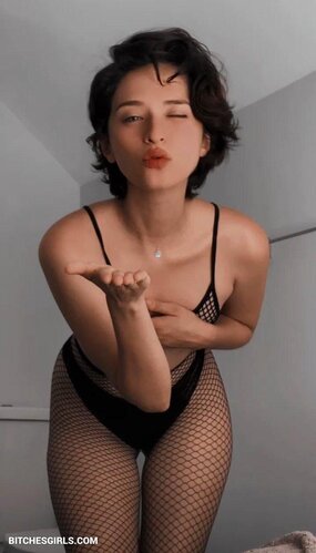 51852395732380674765285476102714319440 thumbnail