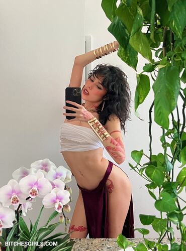 164442297816319148177389192664504697678 thumbnail