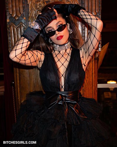 74307346491102296926646901049419988445 thumbnail