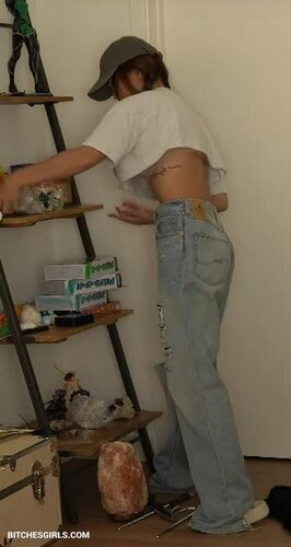 170938848757663883424169015505607884801 thumbnail