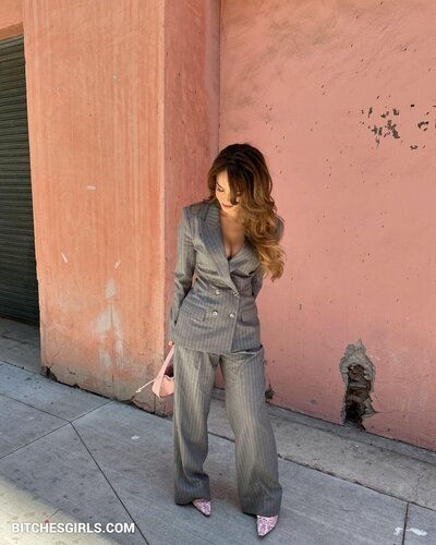 203672991233659611063675949808454984673 thumbnail