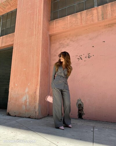 63966876275164110729903823624560750881 thumbnail