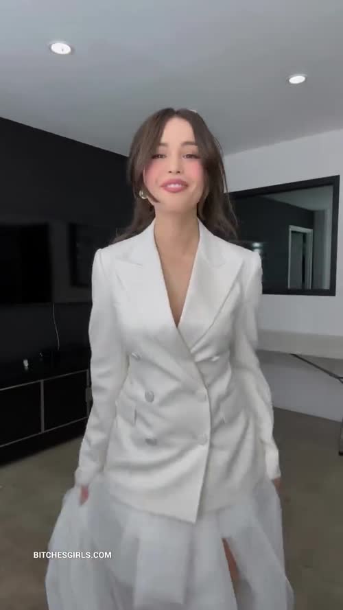 d4933087e1db1f69841647e24483060f536538c3997741f755d33d5f88e55014 thumbnail