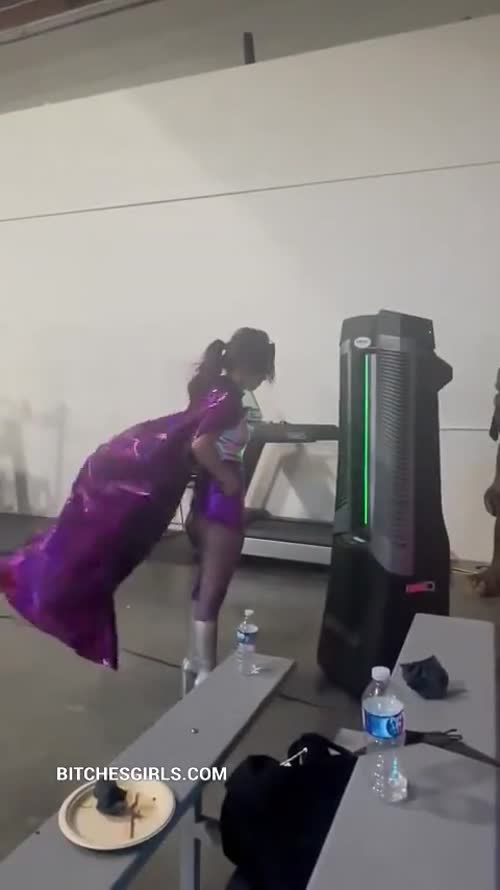 e21c64f920400481e3f04d966f940d8aa4aa7dd5b9a154e4dd8c5acf79c79943 thumbnail