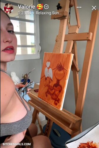 223896792621388659878977981107756506912 thumbnail