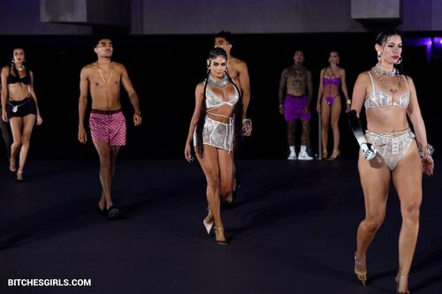 263731190441806912013837302981692865386 thumbnail