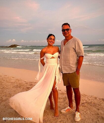 256495851432371084668048557657356771833 thumbnail