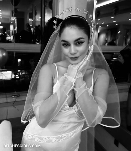 Vanessa Hudgens Nude Celebrities - Vanessa Celebrities Leaked Photos