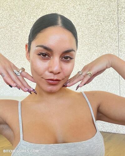 331696061707719800953596511095599401433 thumbnail