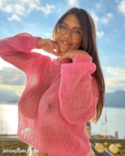 176621372124546793393565534561151353996 thumbnail