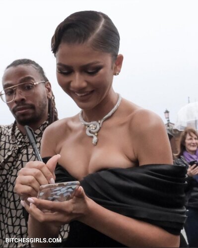 257191003074431745175892569293866370677 thumbnail