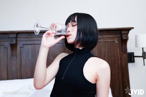 53885795676005109618657292856044787151 thumbnail