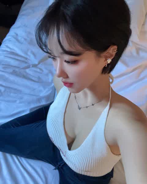 72bbcf41ed01cbaba5e1edd84e81a108583615478a4158f6a277b3422b6d71bd thumbnail